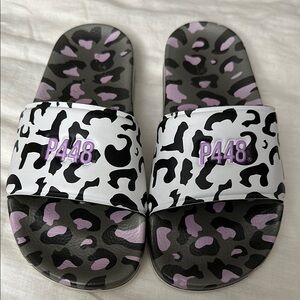 P448 Black and Purple and White Leopard Print Slide Sandals